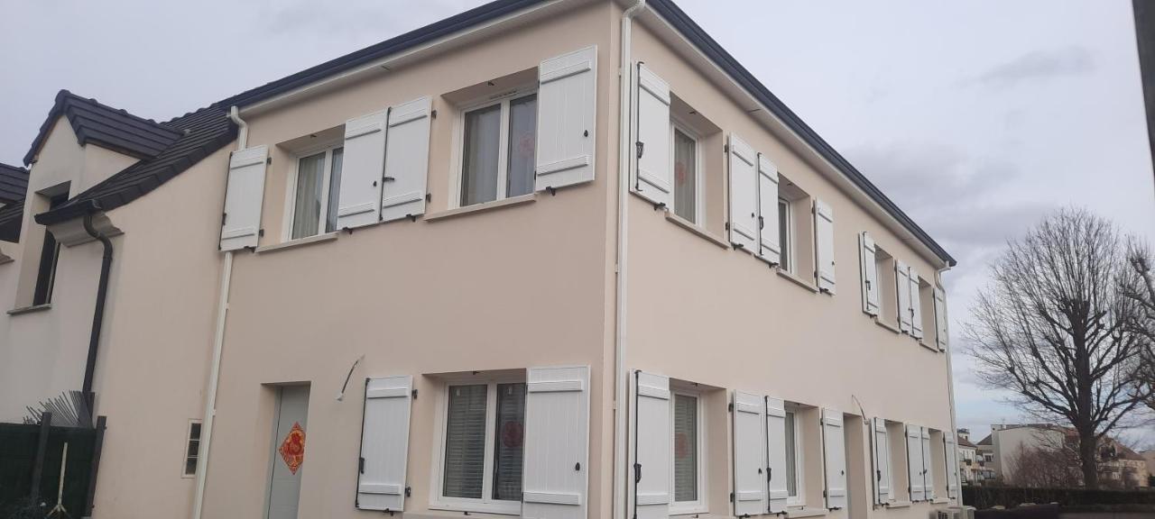 Studio Parking Gratuit Sur Place Claye Souilly Dış mekan fotoğraf